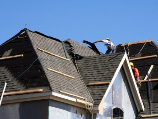 Residential roofing gallery image.