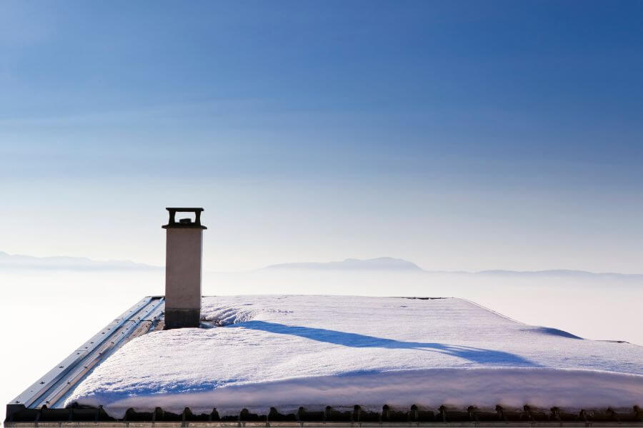 tips to effectively remove snow from a flat roof