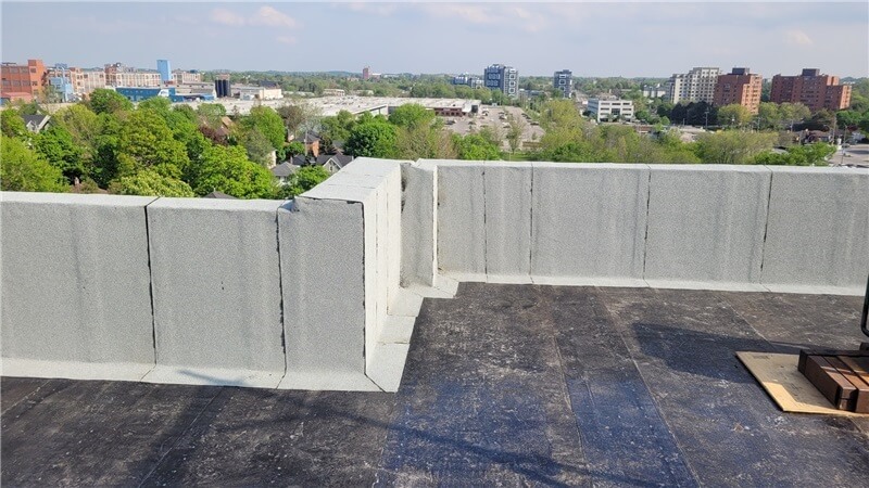 professional maintenance for flat roofs
