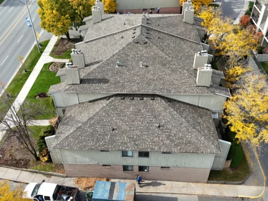 apartment roofers and shingle replacements