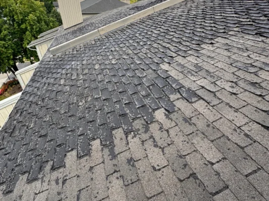 condominium roofers replacing shingles